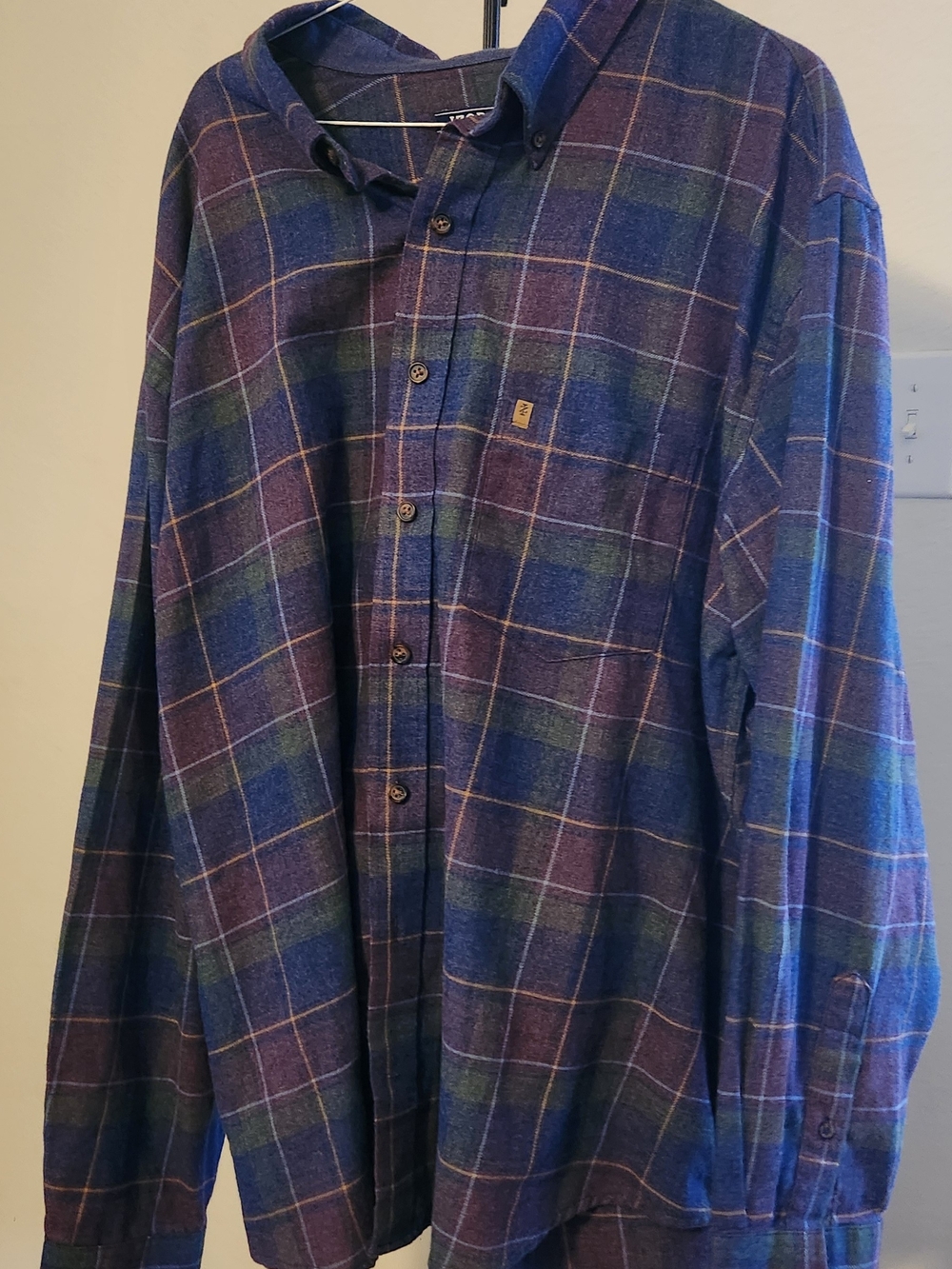 Izod Men's Blue and Green Plaid Button-Down Shirt